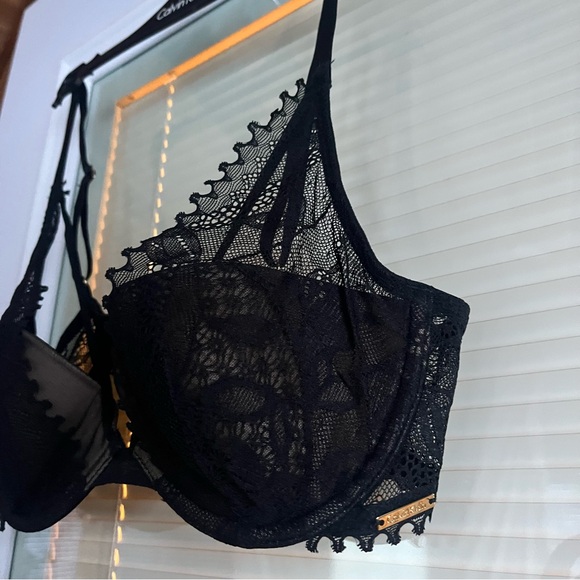 Calvin Klein bra 34C - Picture 2 of 5